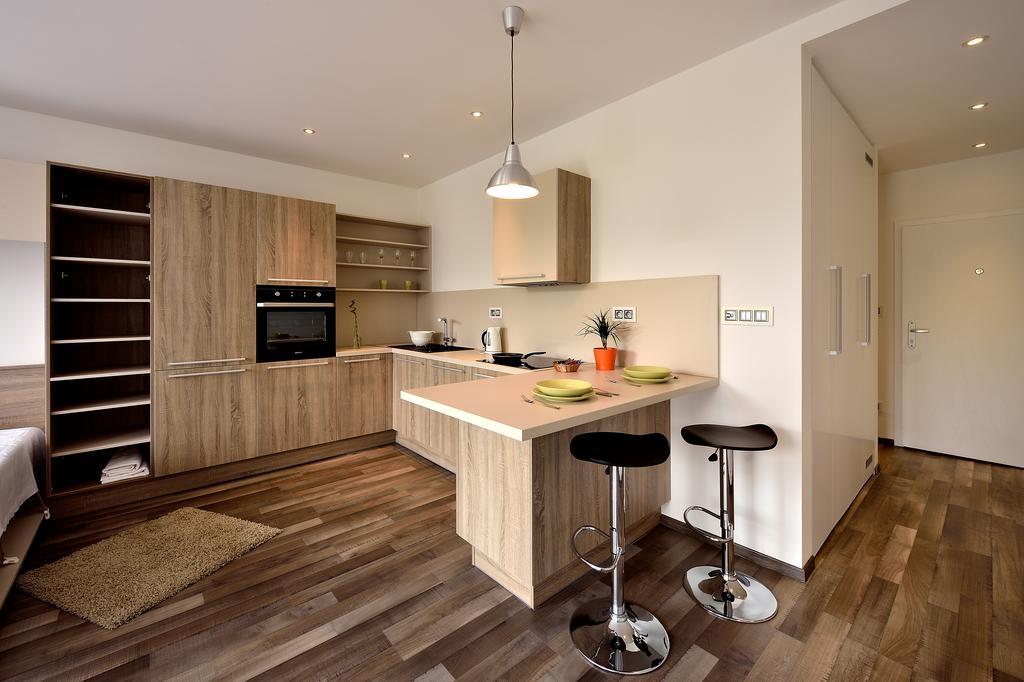 Ambiente Serviced Apartments - Dunajska Bratislava Buitenkant foto