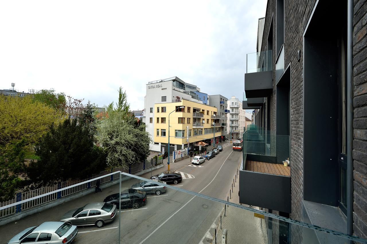 Ambiente Serviced Apartments - Dunajska Bratislava Buitenkant foto