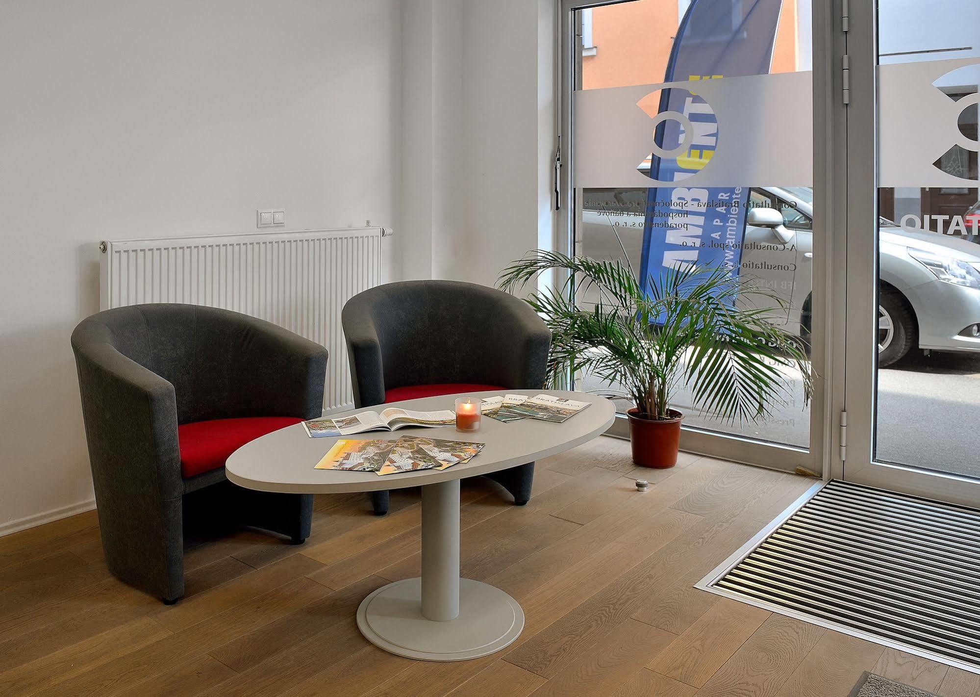 Ambiente Serviced Apartments - Dunajska Bratislava Buitenkant foto
