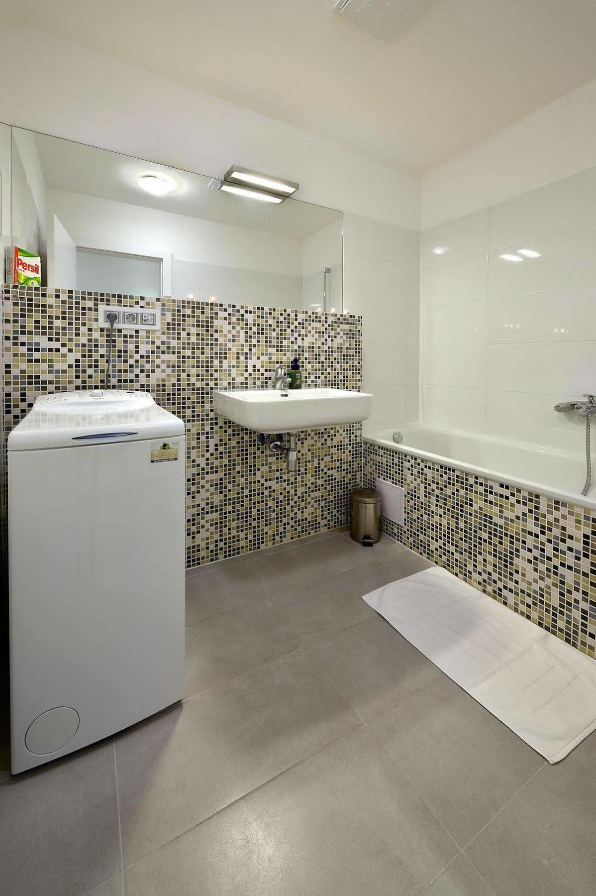 Ambiente Serviced Apartments - Dunajska Bratislava Buitenkant foto